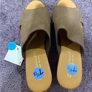 Elegant Women's Mules in Brown Suede